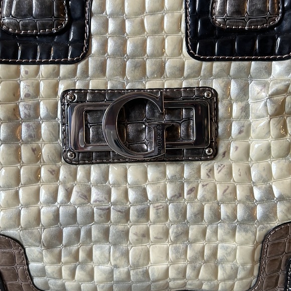 Guess bag - Picture 3 of 16